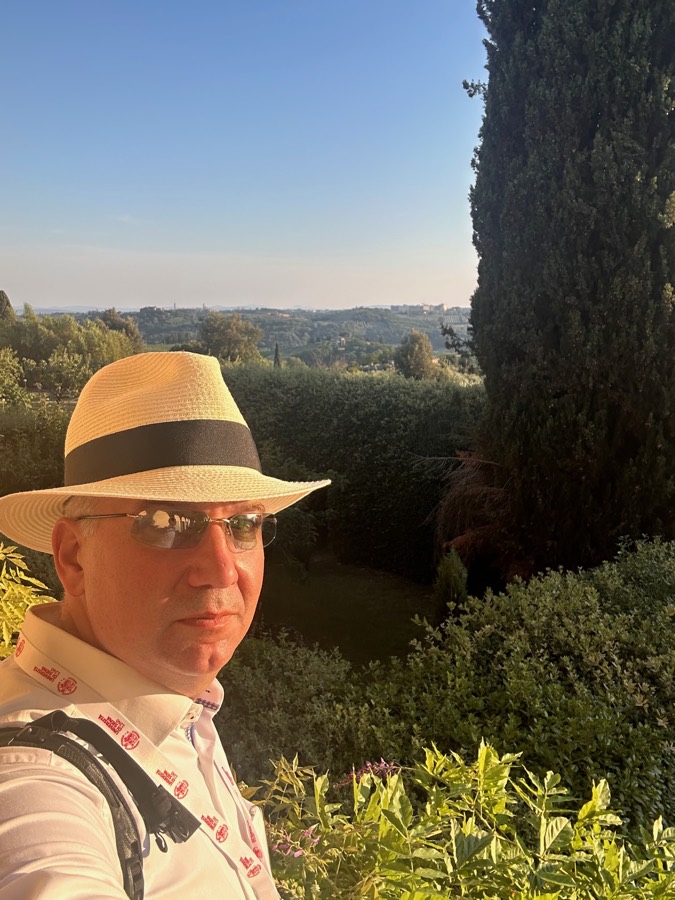 With a sun hat in Tuscany
